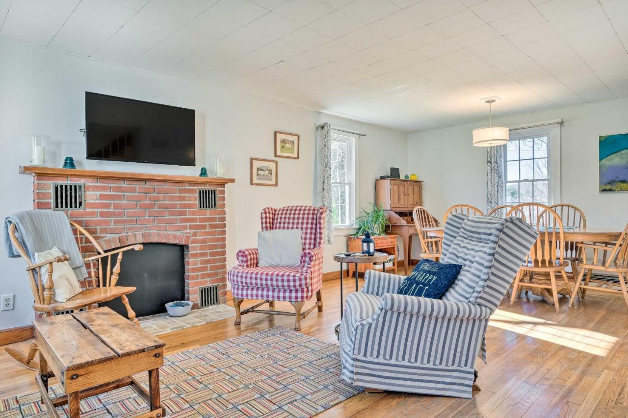 Charming Farmhouse Walk To Village And Trails! Burke Exterior photo