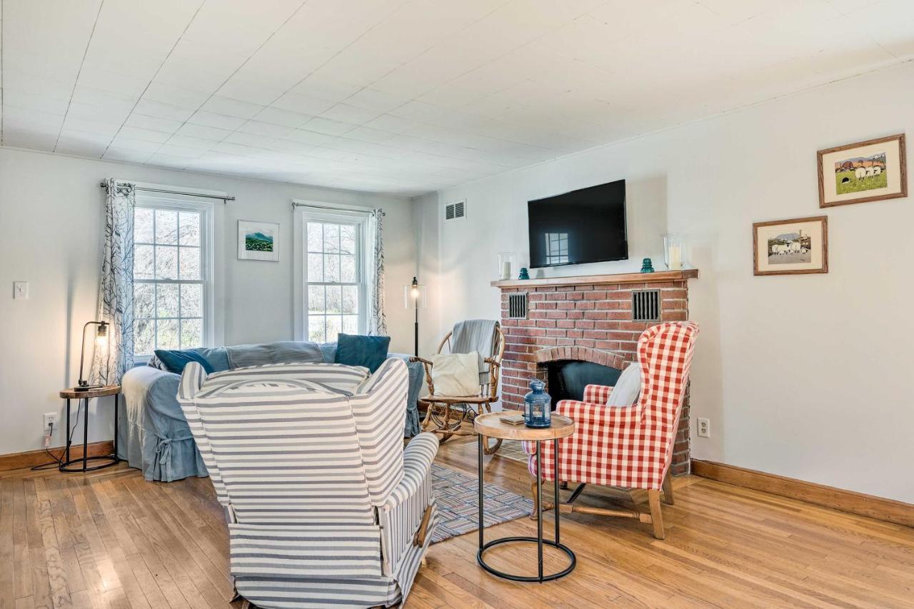 Charming Farmhouse Walk To Village And Trails! Burke Exterior photo