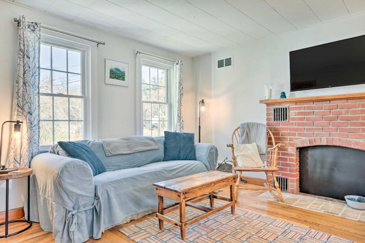 Charming Farmhouse Walk To Village And Trails! Burke Exterior photo