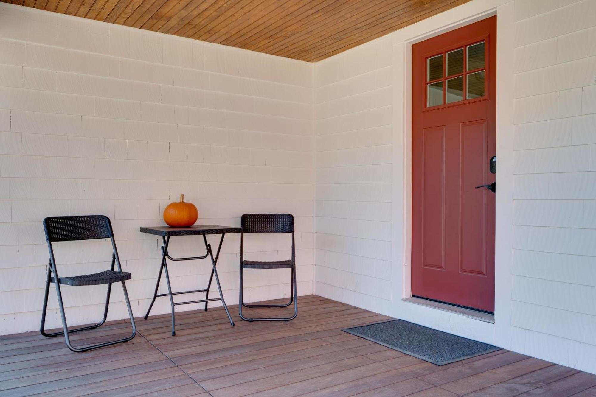 Charming Farmhouse Walk To Village And Trails! Burke Exterior photo